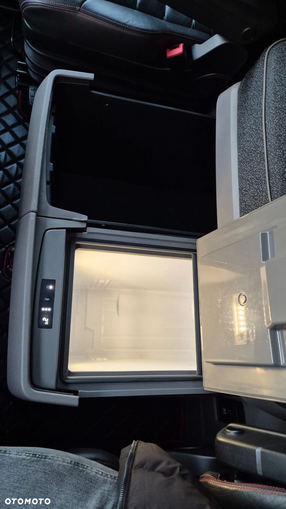 Scania SCANIA///S530///V8///2022///RETARDER/// FULL LED///KLIMATYZACJA POSTOJOWA/// ZABUDOWY MIĘDZYOSIOWE///WAGA/// SKÓRY///NAWIGACJA///BARDZO BOGATA WERSJA///STAN BARDZO DOBRY - 38