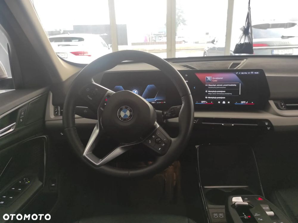 BMW X1 sDrive20i Advantage - 13