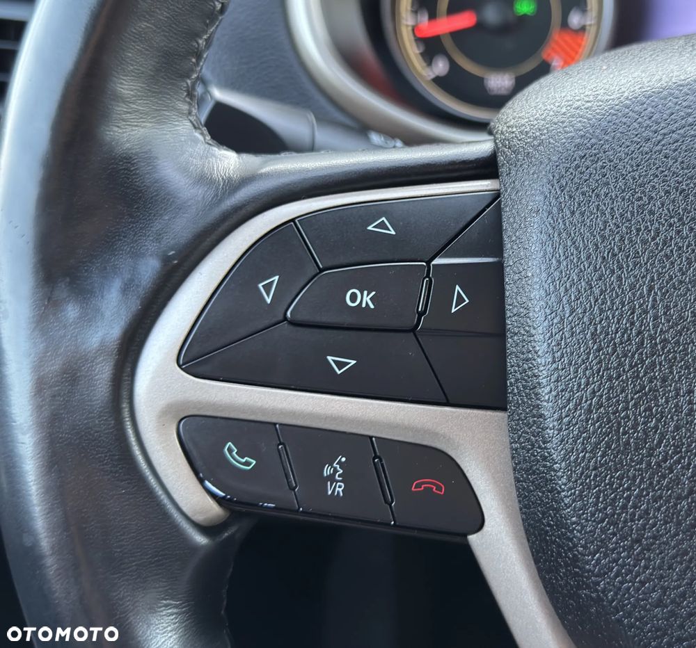 Jeep Cherokee - 23