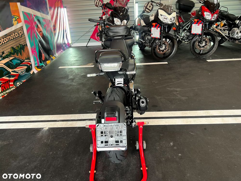 Husqvarna Svartpilen - 16