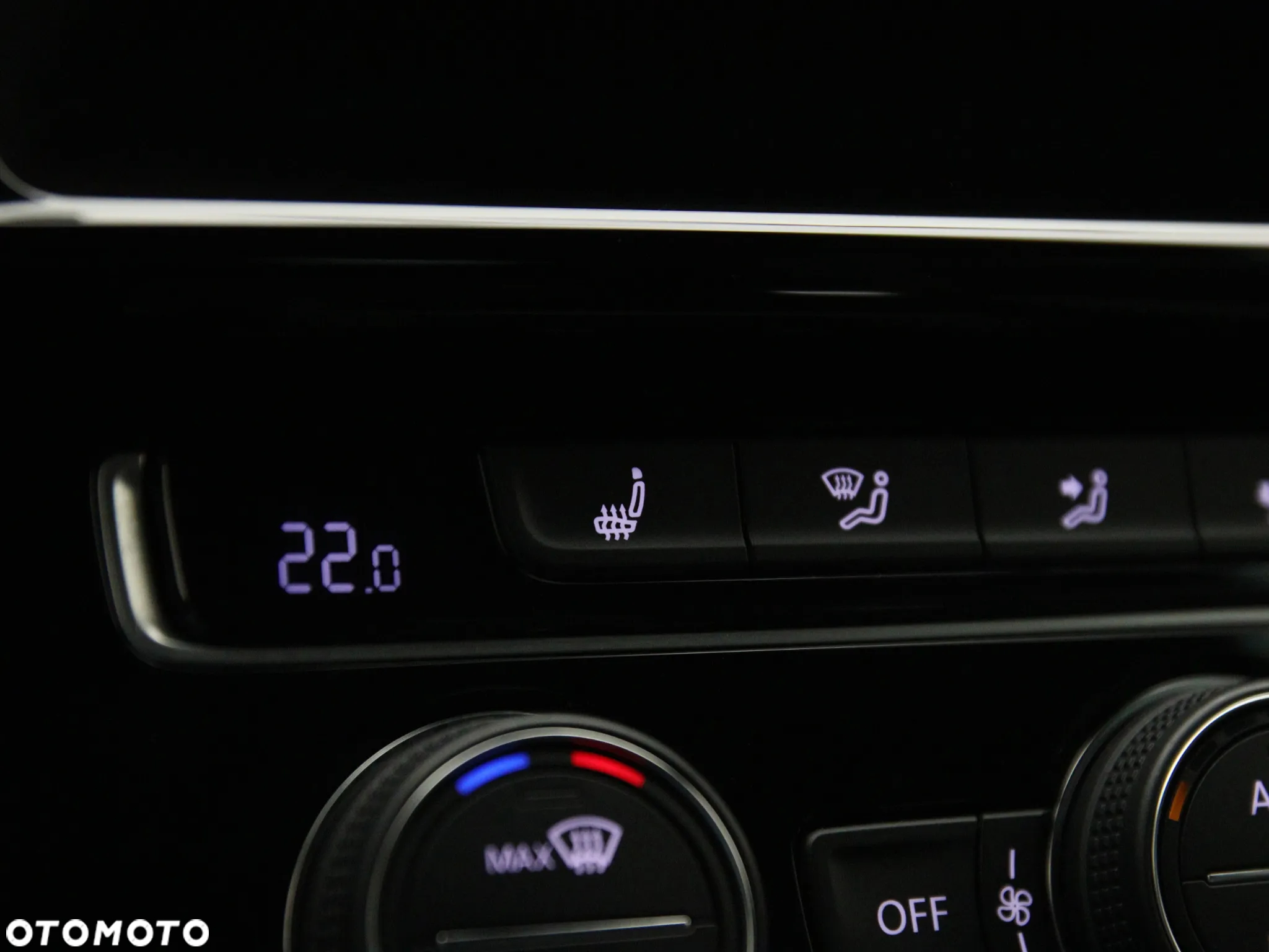 Volkswagen Golf 1.5 eTSI OPF DSG R-Line - 21