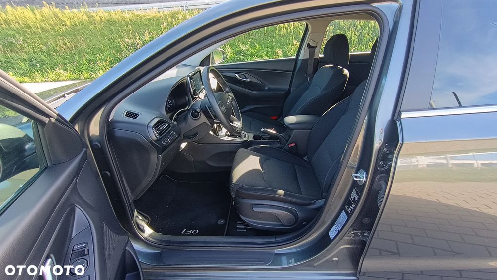 Hyundai i30 1.5 T-GDI 48V Comfort DCT - 33