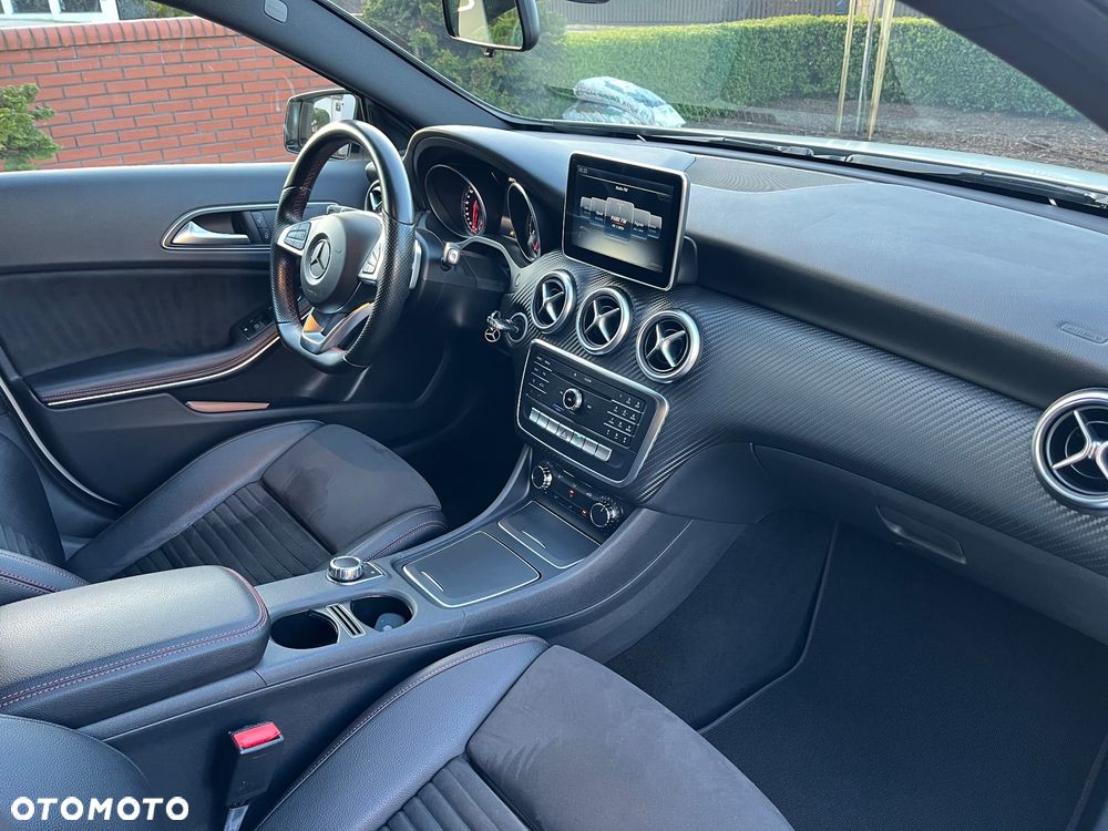 Mercedes-Benz Klasa A 250 7G-DCT AMG Line - 19