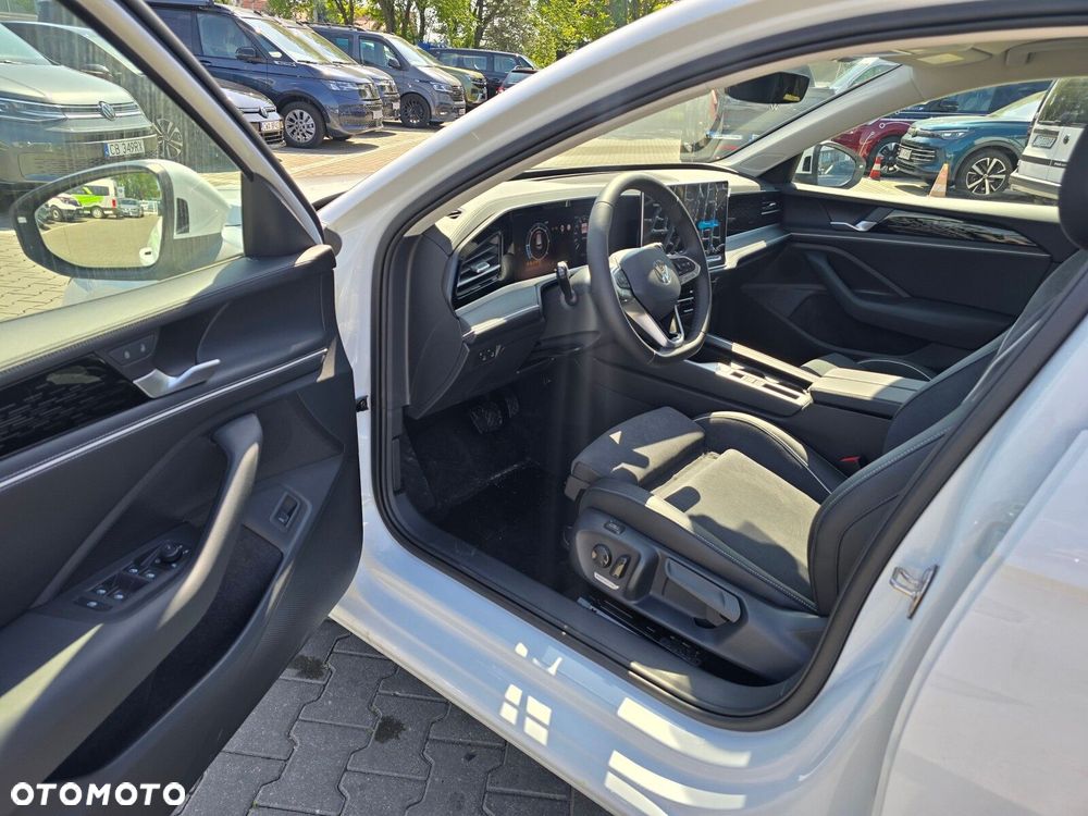 Volkswagen Passat Variant 1.5 TSI ACT mHEV Business Plus DSG - 15