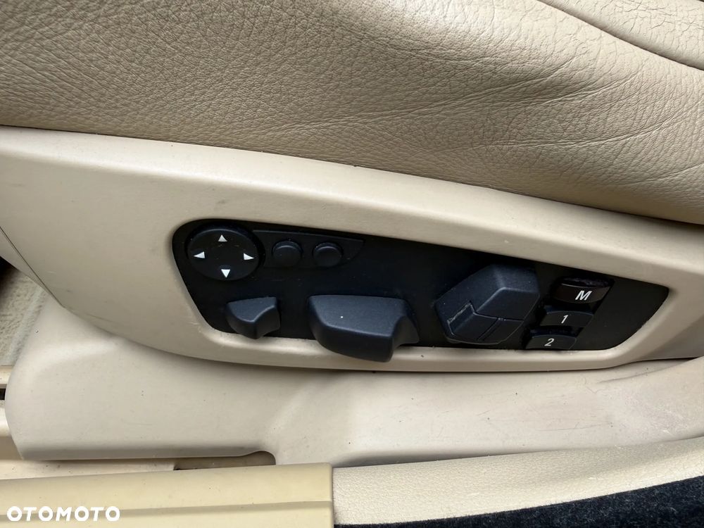 BMW Seria 5 530i - 25