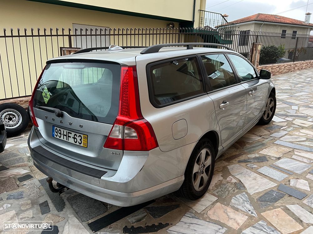 Volvo V70 2.0 D Momentum - 11