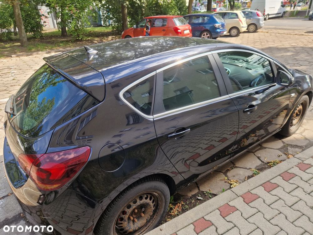 Opel Astra 1.6 T Cosmo - 9
