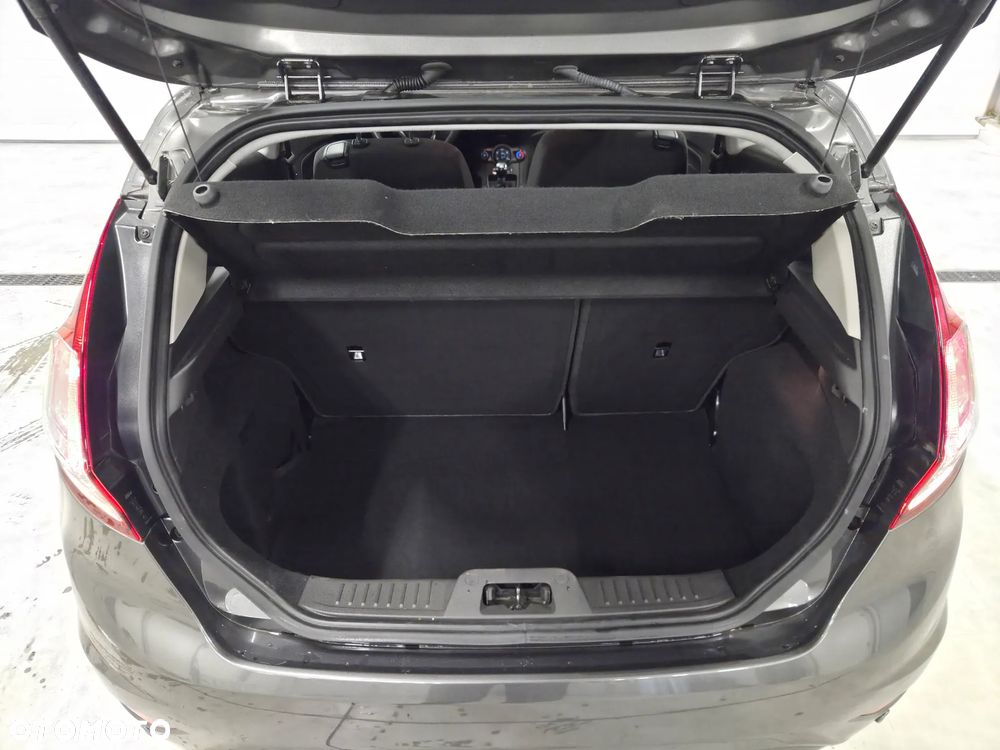 Ford Fiesta 1.0 Start-Stop Champions Edition - 16