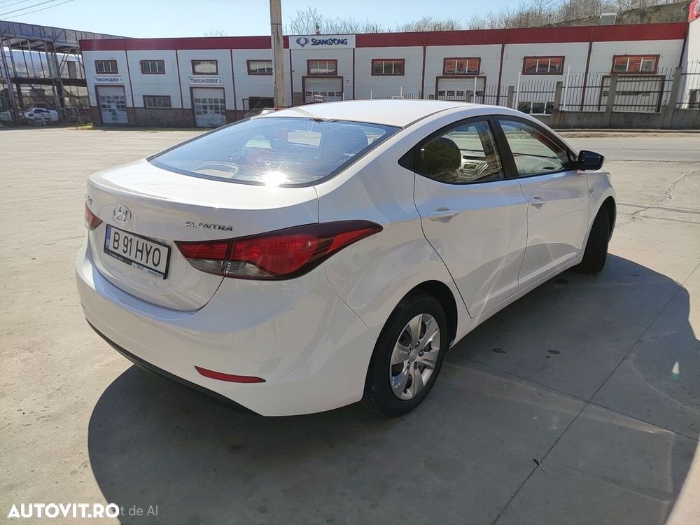 Hyundai Elantra 1.6 MPi - 3