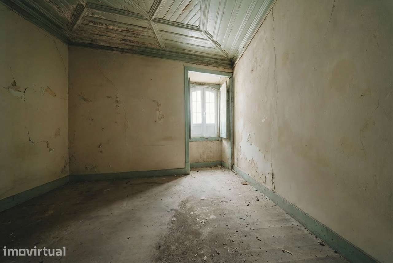Moradia, para reconstrução, no centro de Minde - Grande imagem: 3/16
