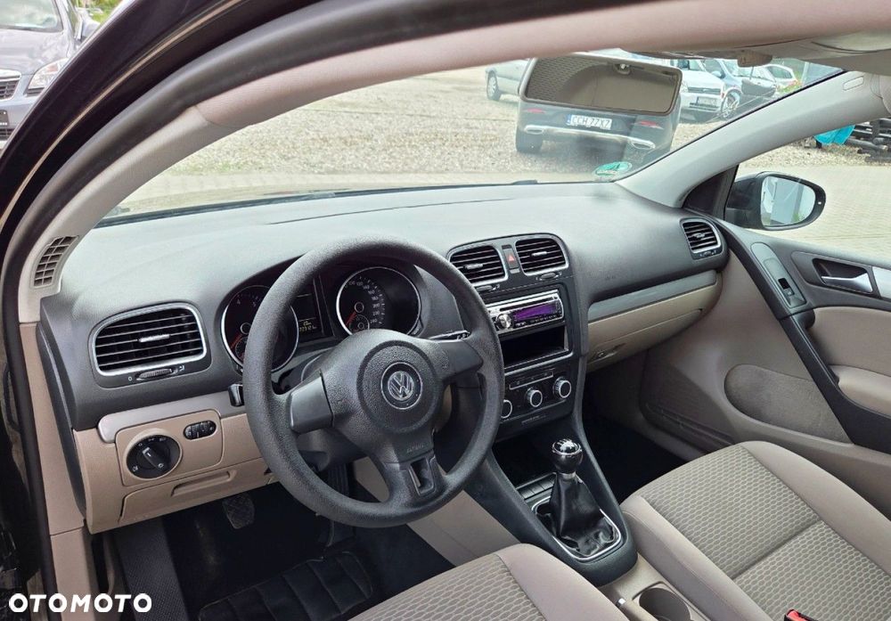 Volkswagen Golf - 6