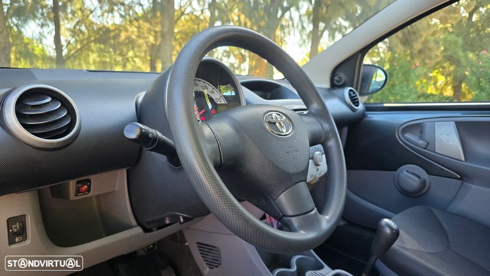 Toyota Aygo 1.0 + AC - 24