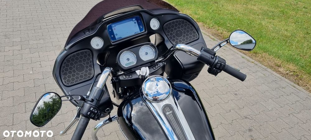 Harley-Davidson Touring Road Glide - 12