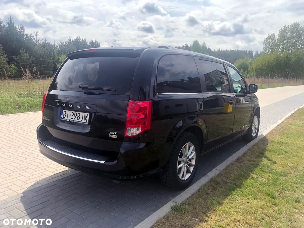 Dodge Grand Caravan - 6