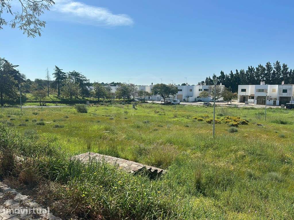 Lote de terreno urbano com área bruta de construção de 360m² em Cas... - Grande imagem: 2/15