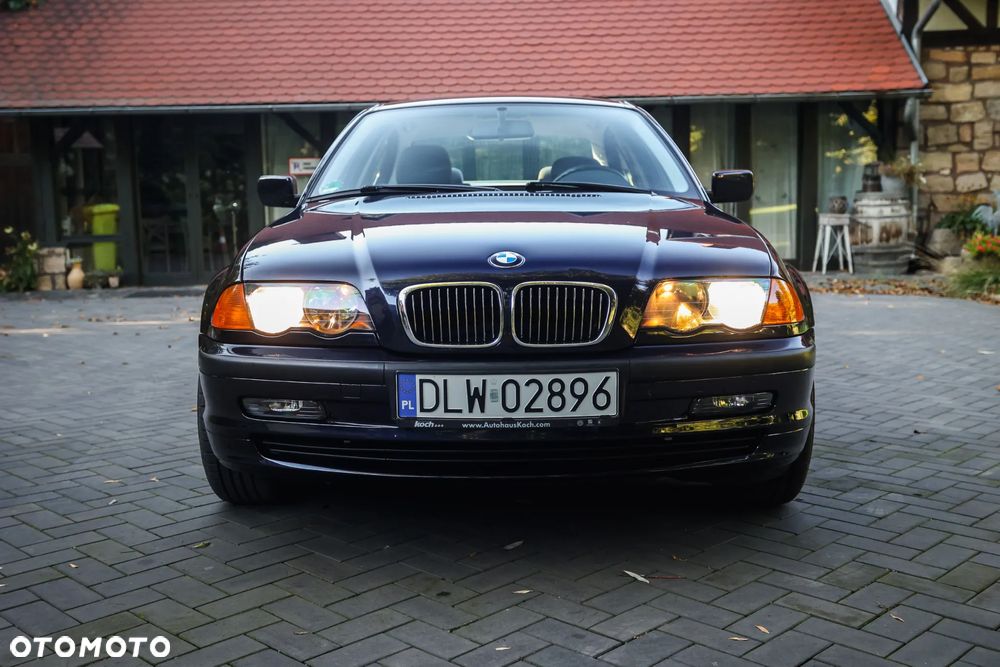 BMW Seria 3 323i - 6