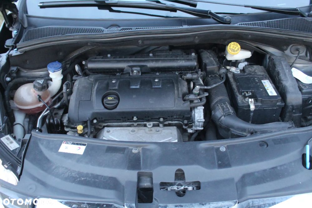 Peugeot 2008 1.6 VTi Active - 21