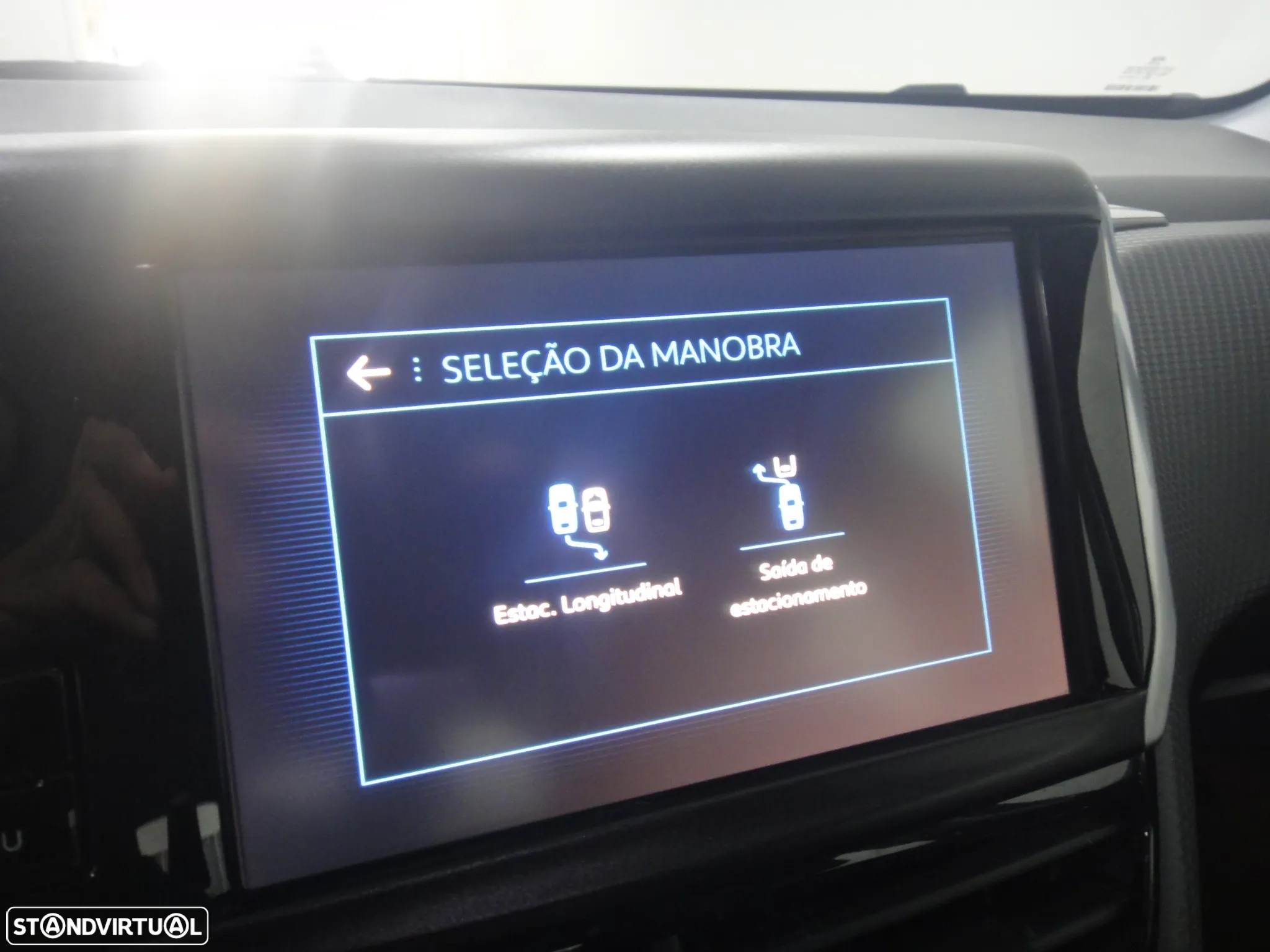 Peugeot 2008 1.2 PureTech Allure EAT6 - 25