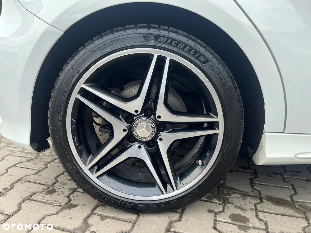Mercedes-Benz Klasa A 180 AMG Line - 23