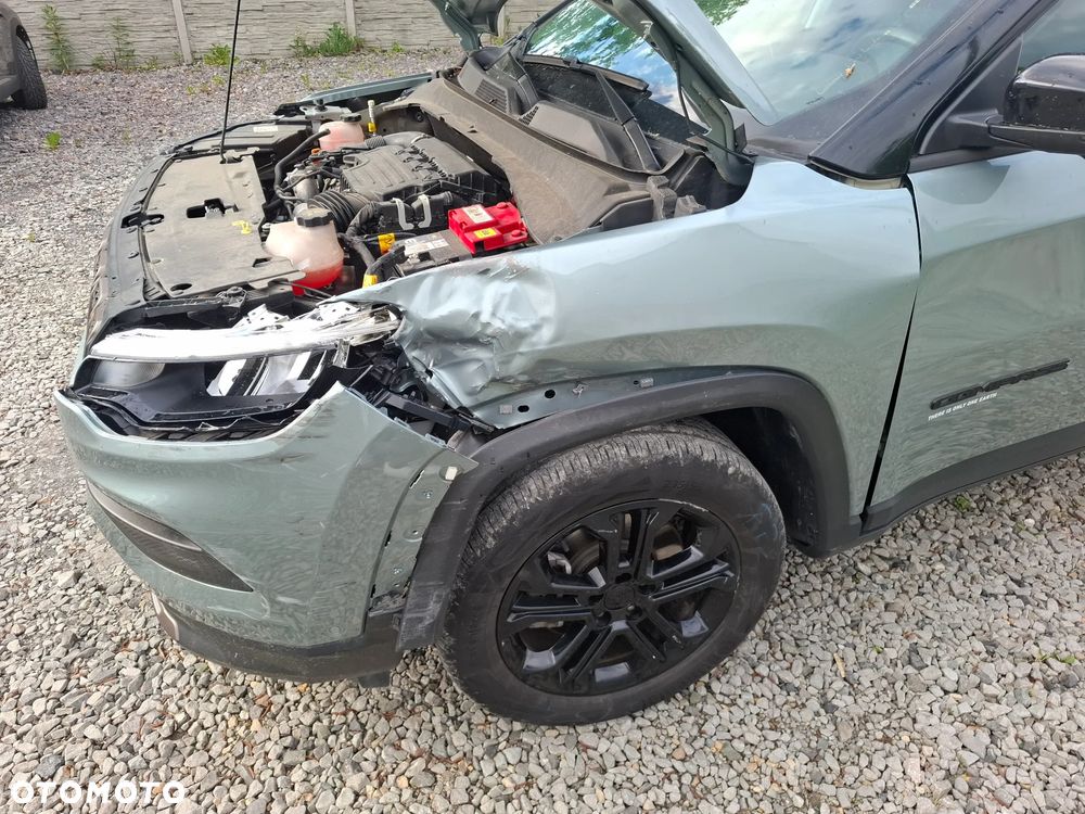 Jeep Compass - 25