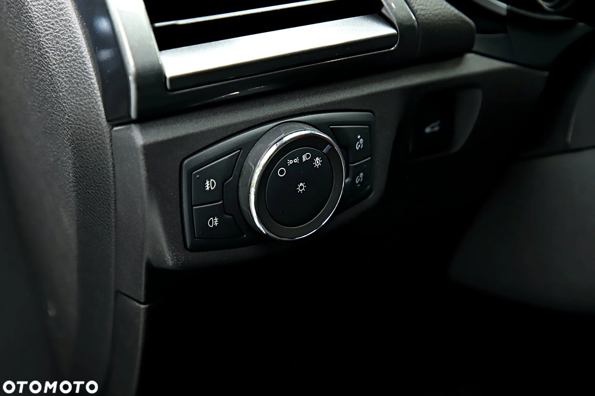 Ford Mondeo 2.0 EcoBlue Titanium - 23
