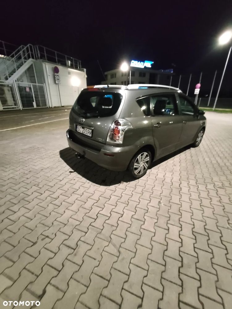 Toyota Corolla Verso 2.0 D-4D - 2