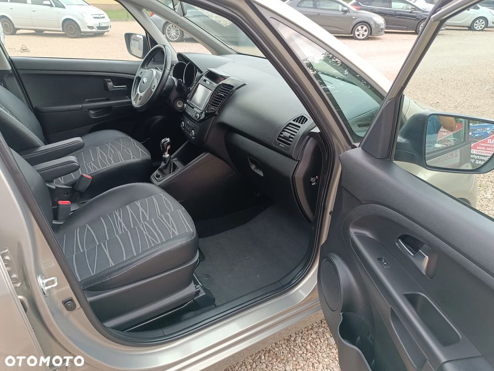 Kia Venga 1.4 CRDi 90 Business Line - 31