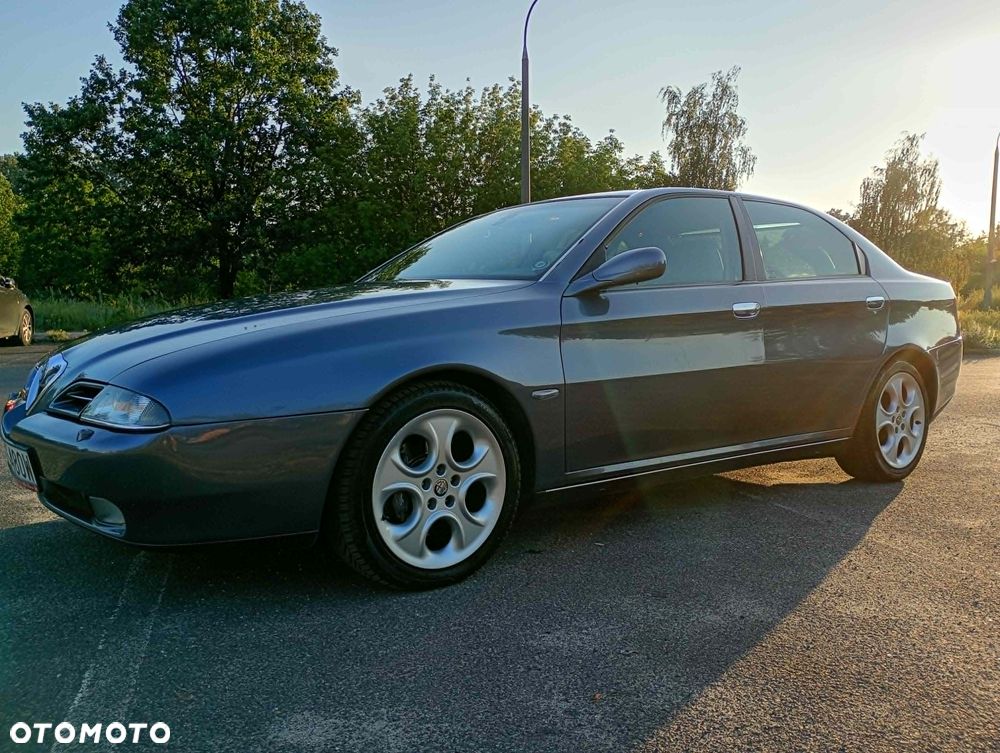 Alfa Romeo 166 - 1