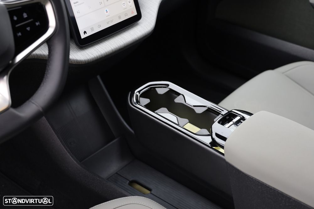 Volvo EX30 69 kWh Single Motor Extended Range Plus - 16