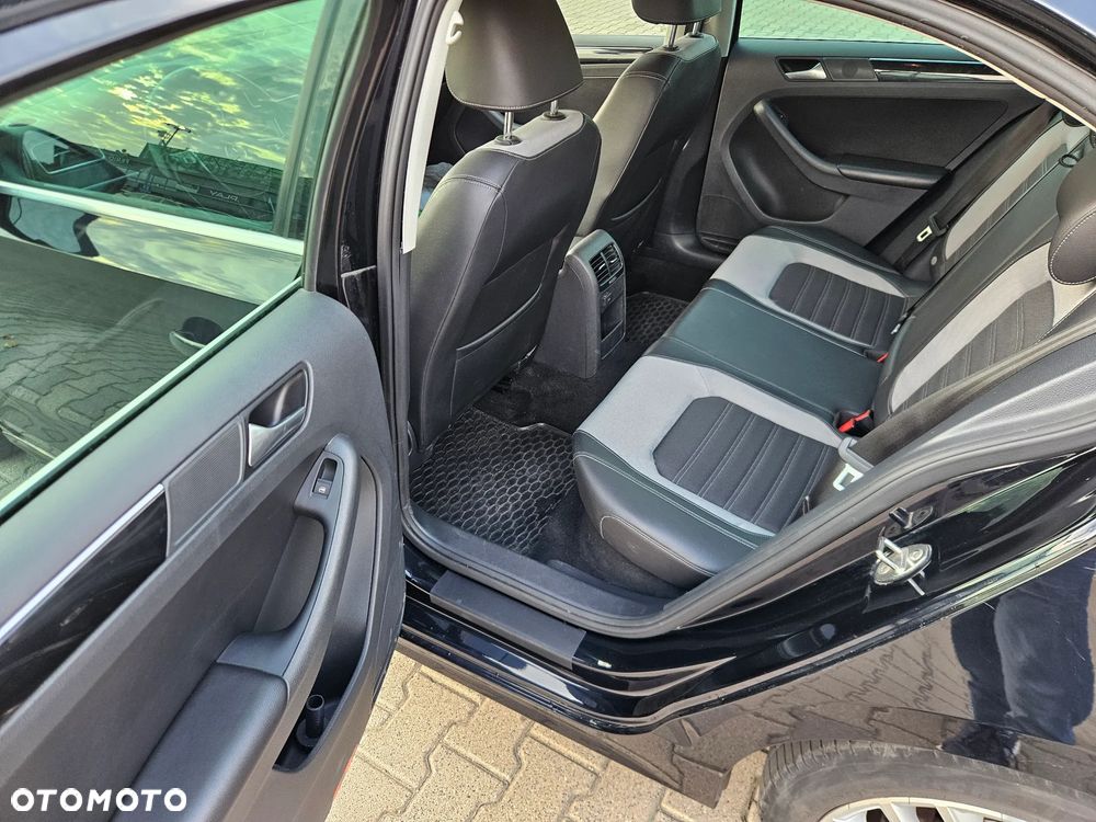 Volkswagen Jetta 1.4 TSI BMT Highline - 26
