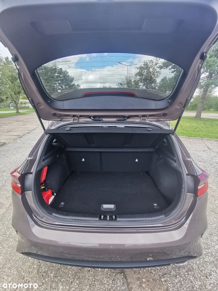 Kia Ceed 1.4 L - 8
