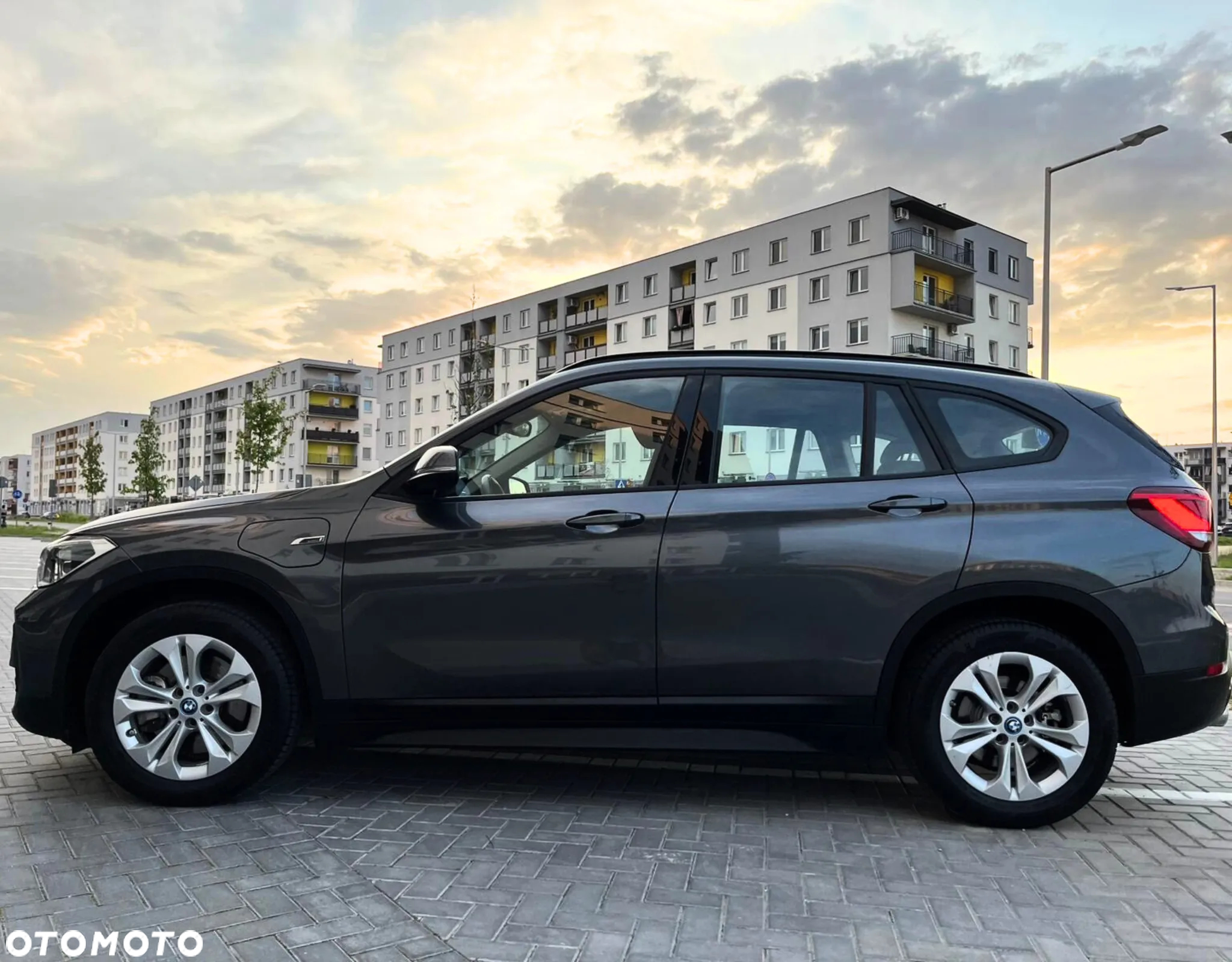 BMW X1 xDrive25e Business Edition - 3
