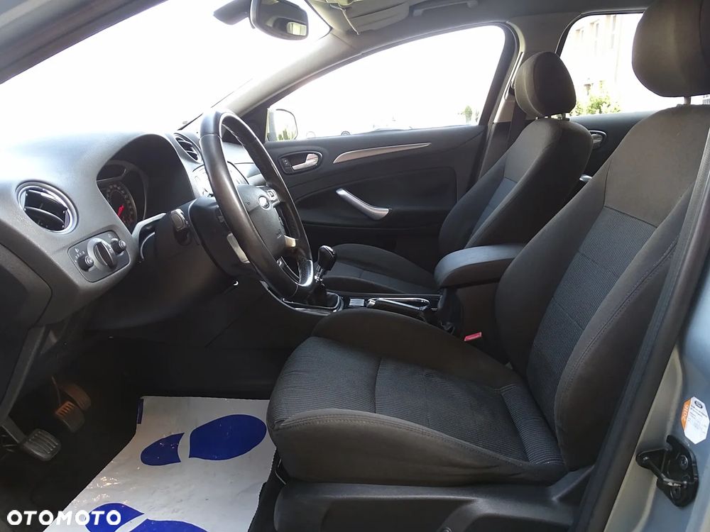 Ford Mondeo 2.0 TDCi Ghia X - 16