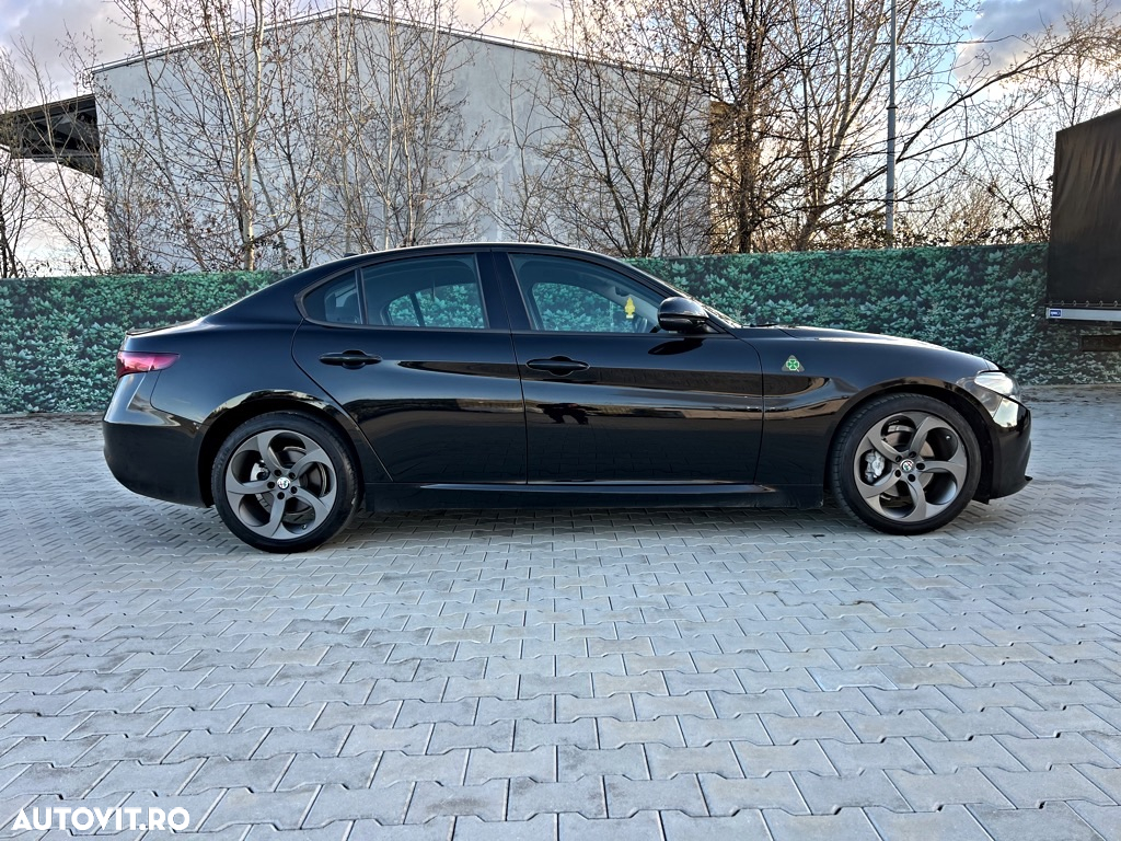 Alfa Romeo Giulia 2.2 JTDM Super - 11