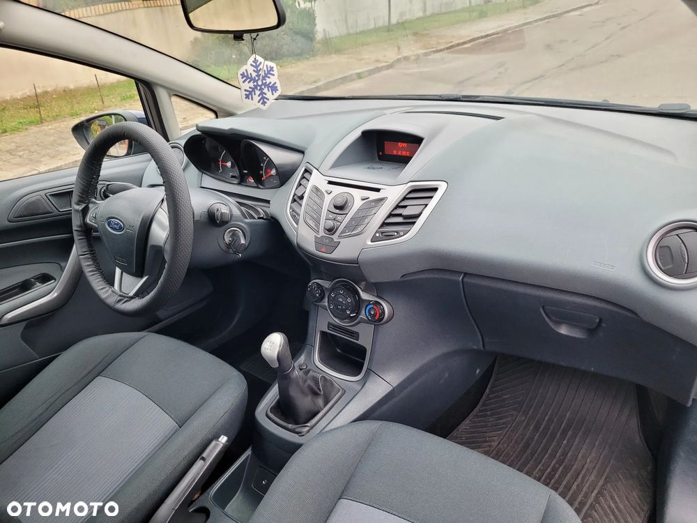 Ford Fiesta - 12