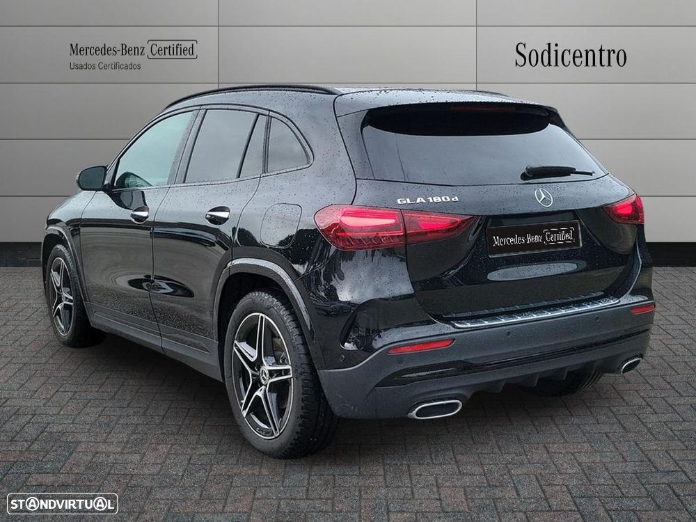 Mercedes-Benz GLA 180 d AMG Line - 4