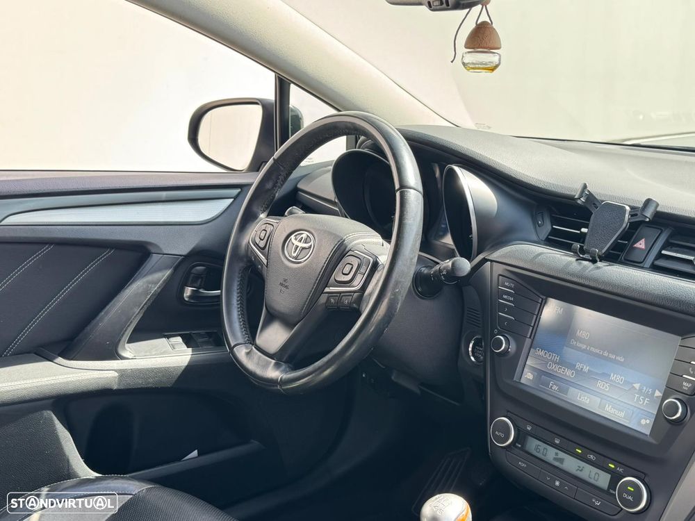 Toyota Avensis SW 2.0 D-4D Luxury+Navi - 22