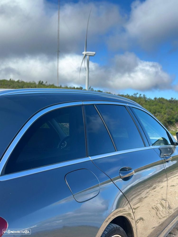 Mercedes-Benz E 220 d 4Matic 9G-TRONIC Avantgarde - 4