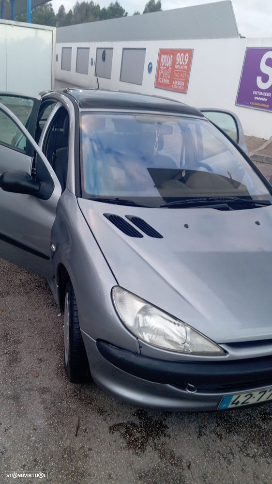 Peugeot 206 1.1 XT - 1