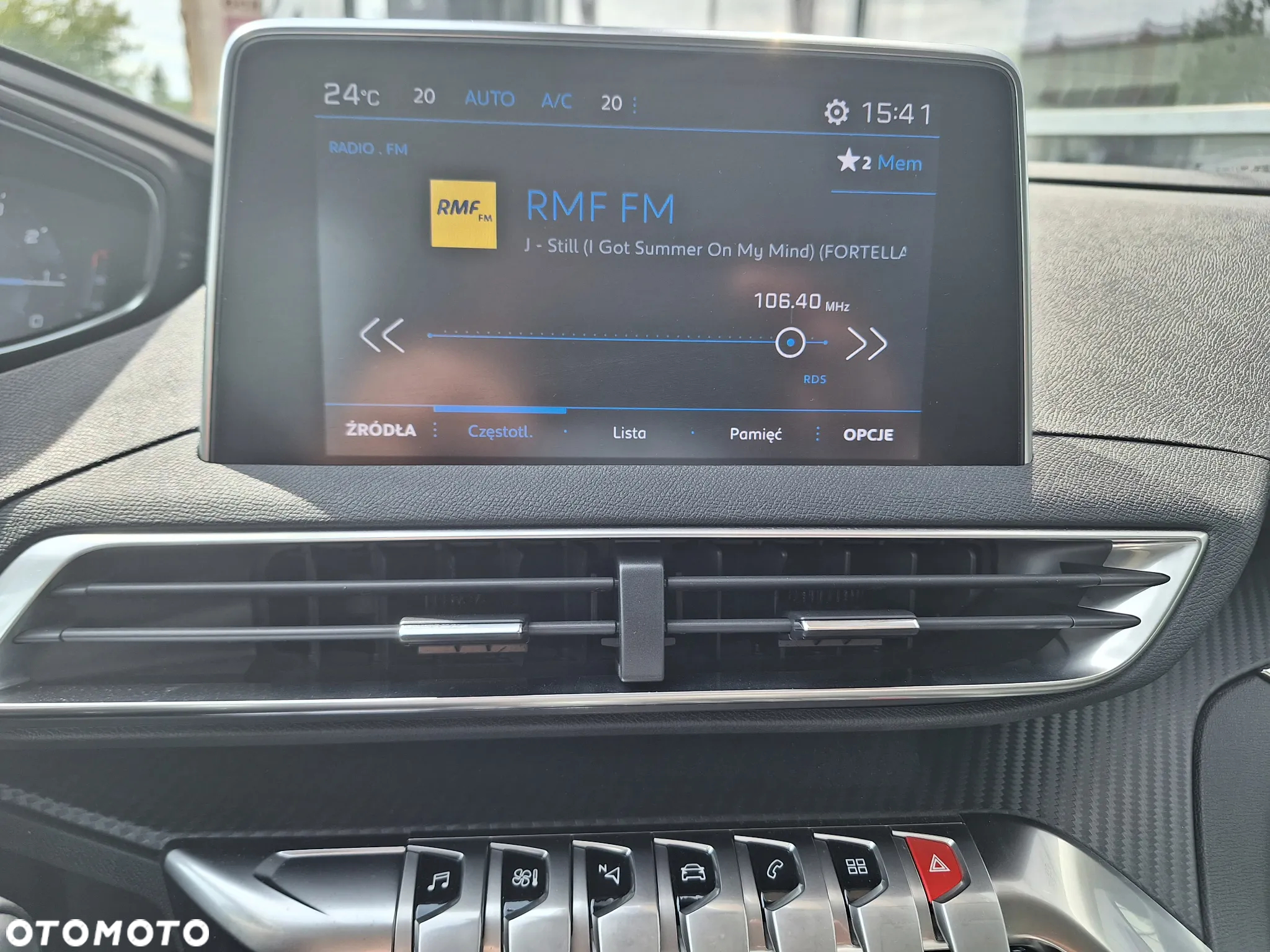 Peugeot 3008 1.2 PureTech GPF Active S&S EAT8 - 11