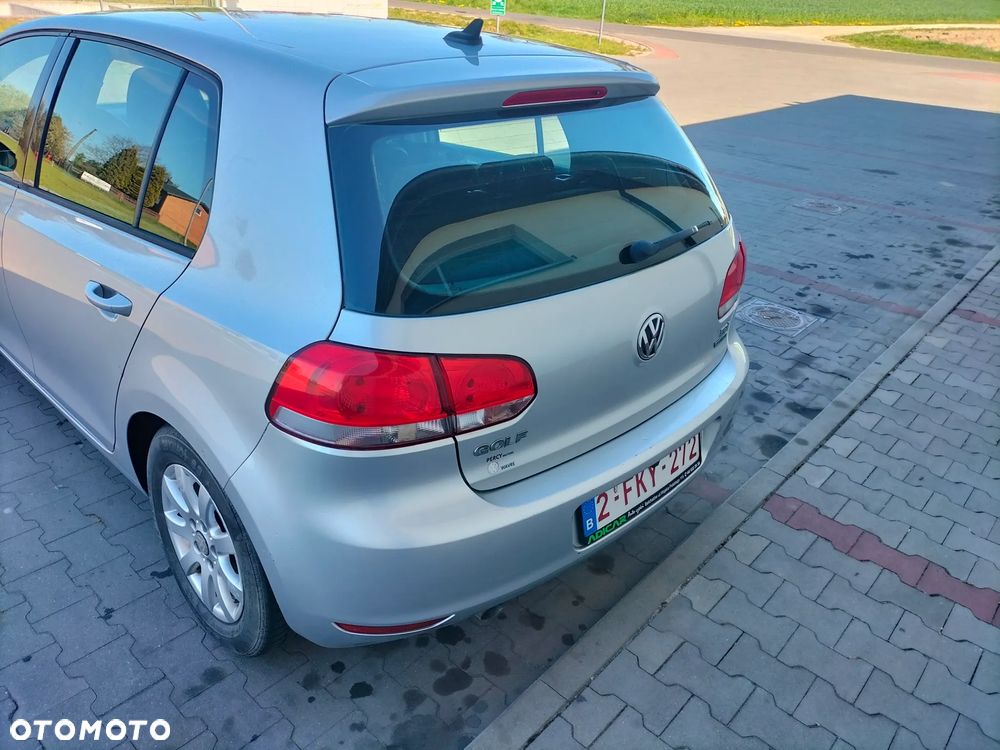 Volkswagen Golf 1.6 TDI DPF BlueMotion - 26