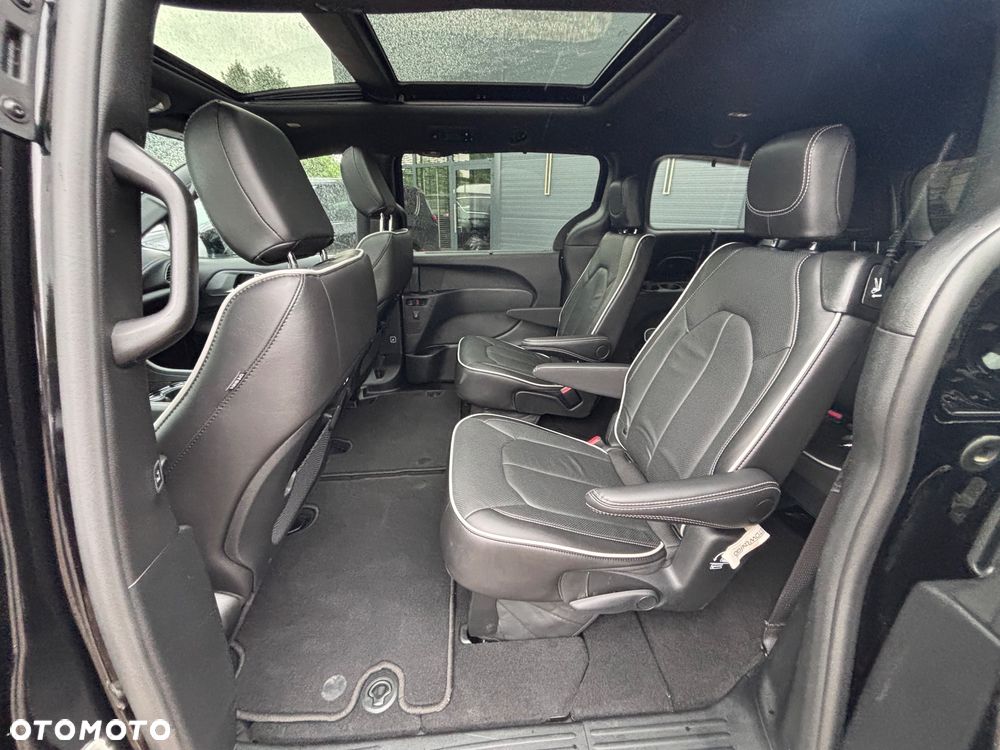 Chrysler Pacifica - 19