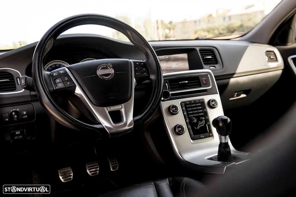 Volvo V60 2.0 D3 R-Design Start/Stop - 5