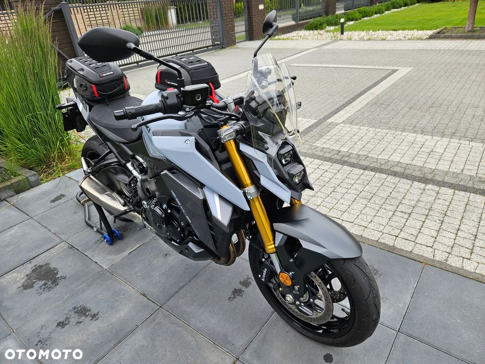 Suzuki GSX - 1