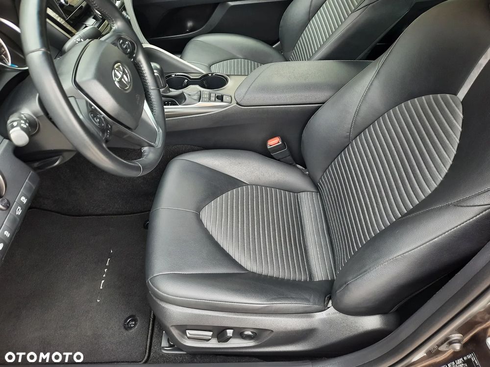 Toyota Camry 2.5 Hybrid Prestige CVT - 18