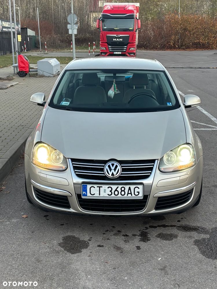 Volkswagen Jetta 2.0 TDI DSG Comfortline - 2