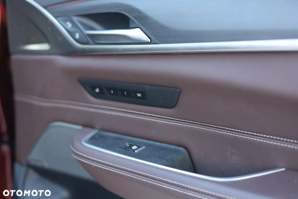 BMW 6GT - 13