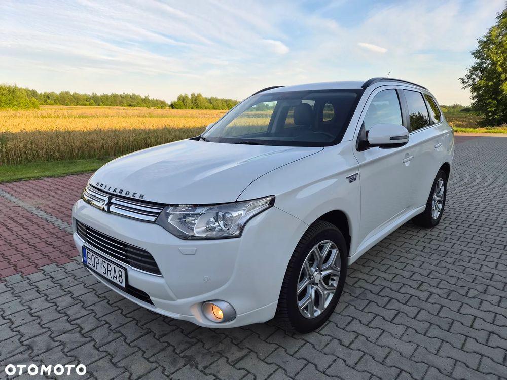 Mitsubishi Outlander 2.0 4WD Top