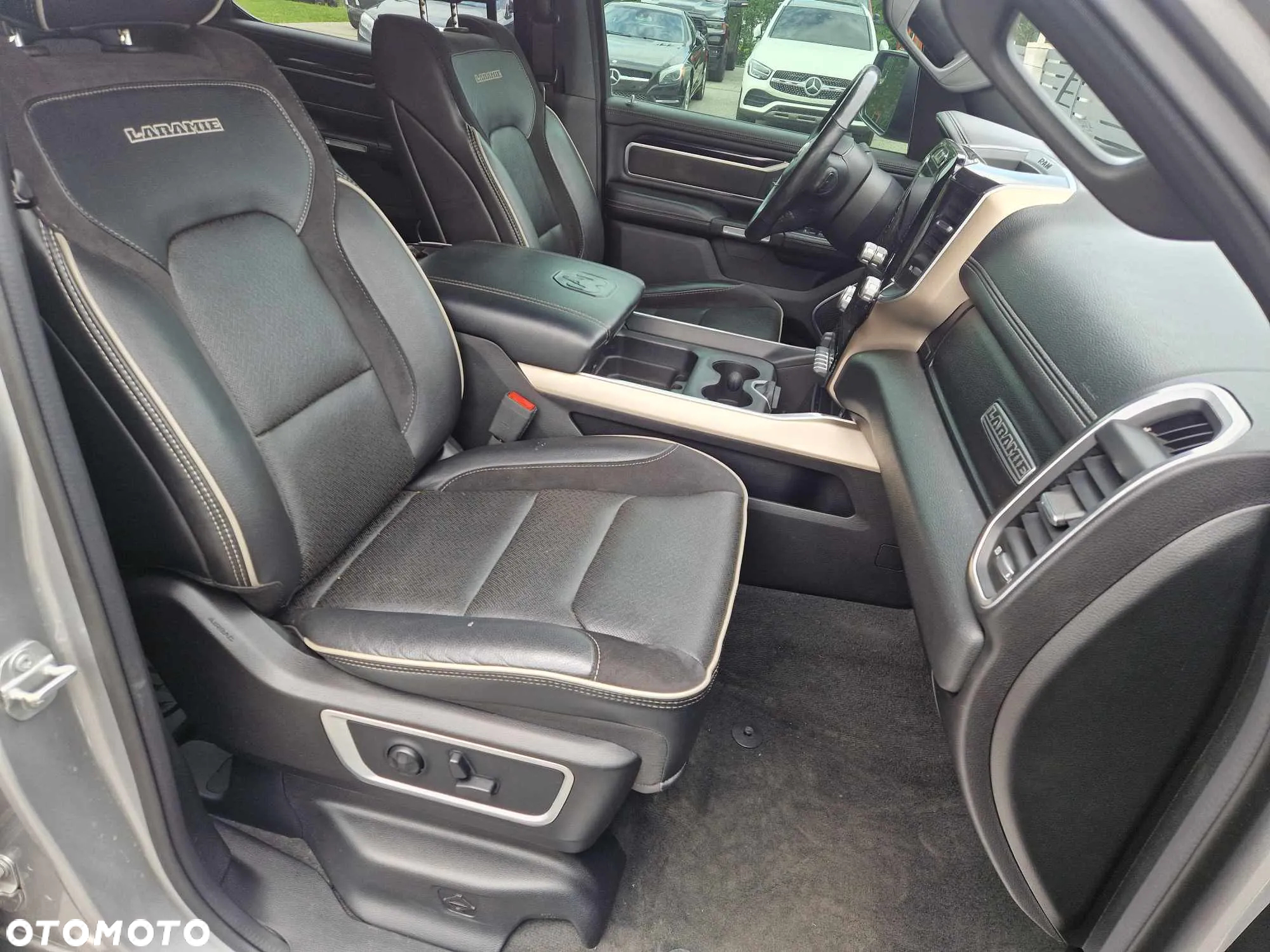 Dodge RAM 1500 5.7 4x4 - 19