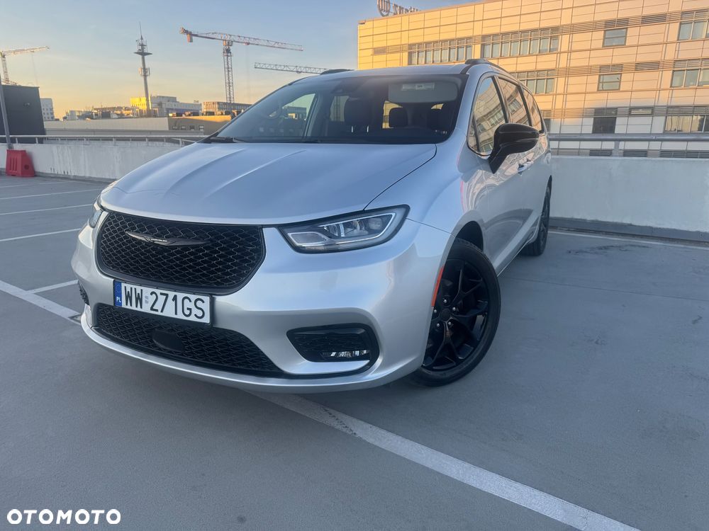 Chrysler Pacifica - 5